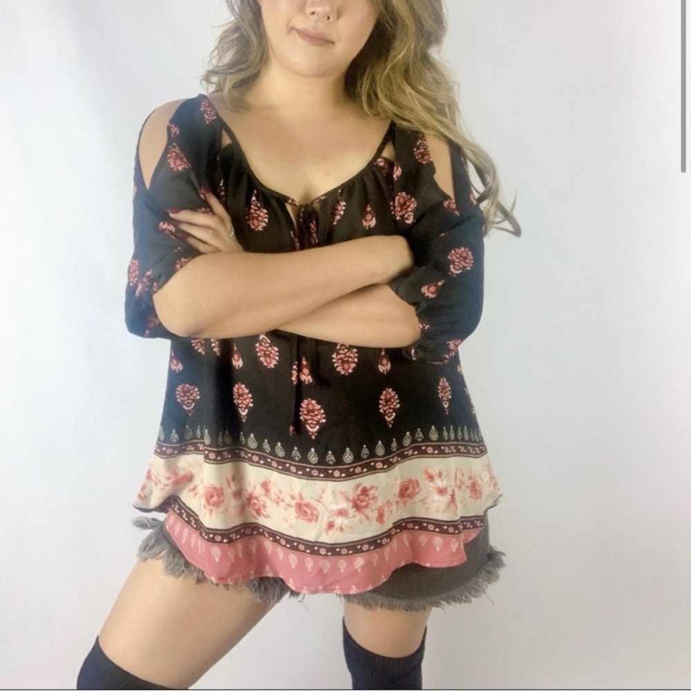 🐝 Liberty Love Black and Pink Cold Shoulder Top